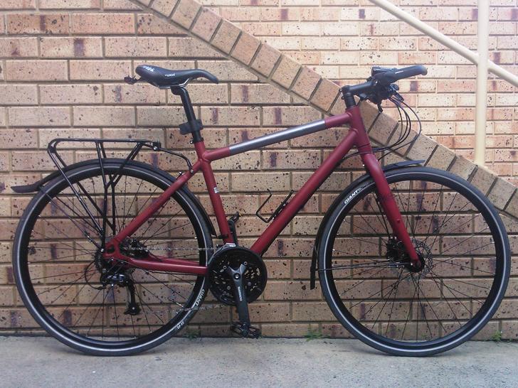 giant seek hybrid bike