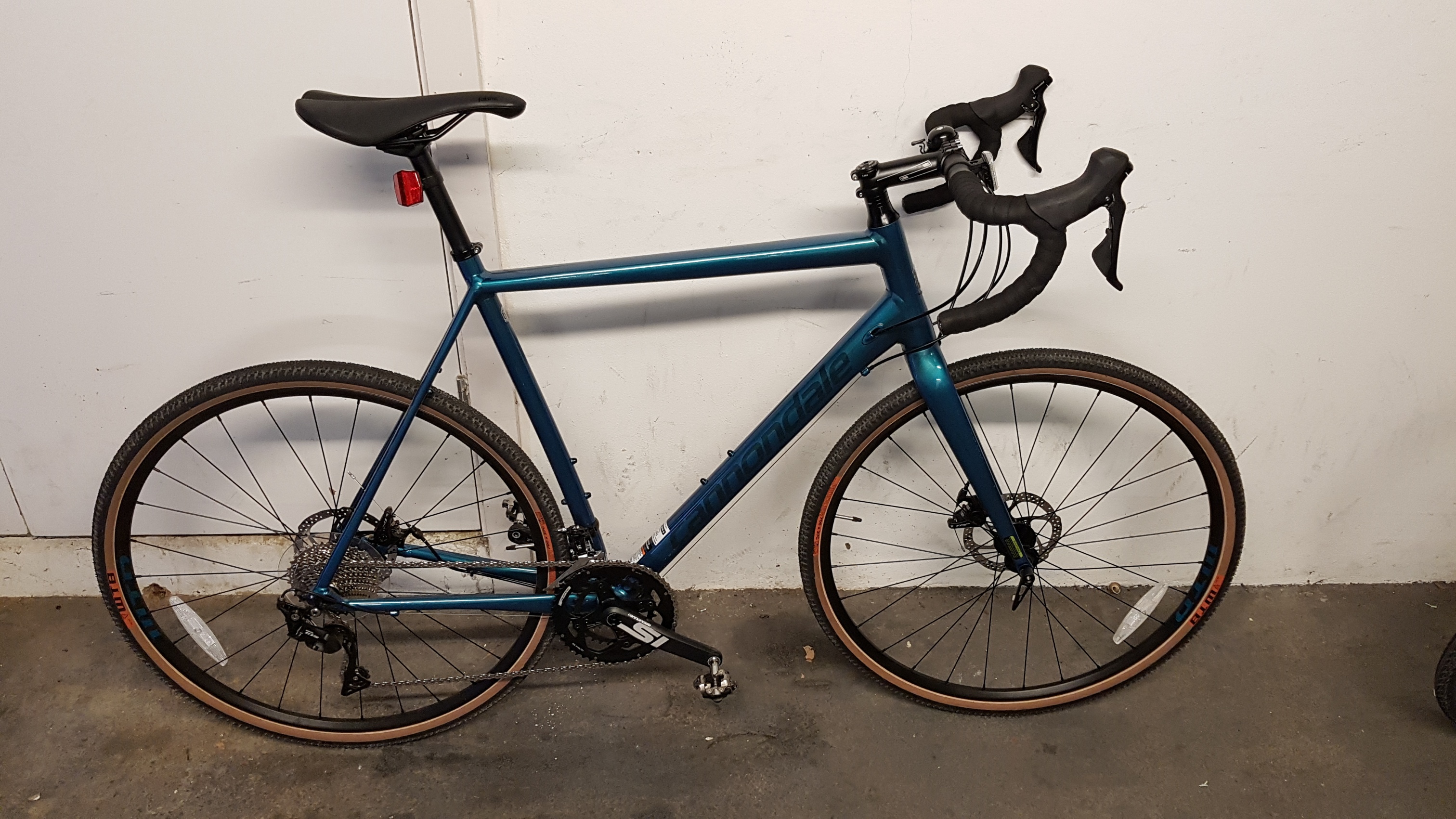 cannondale caadx 105 bike