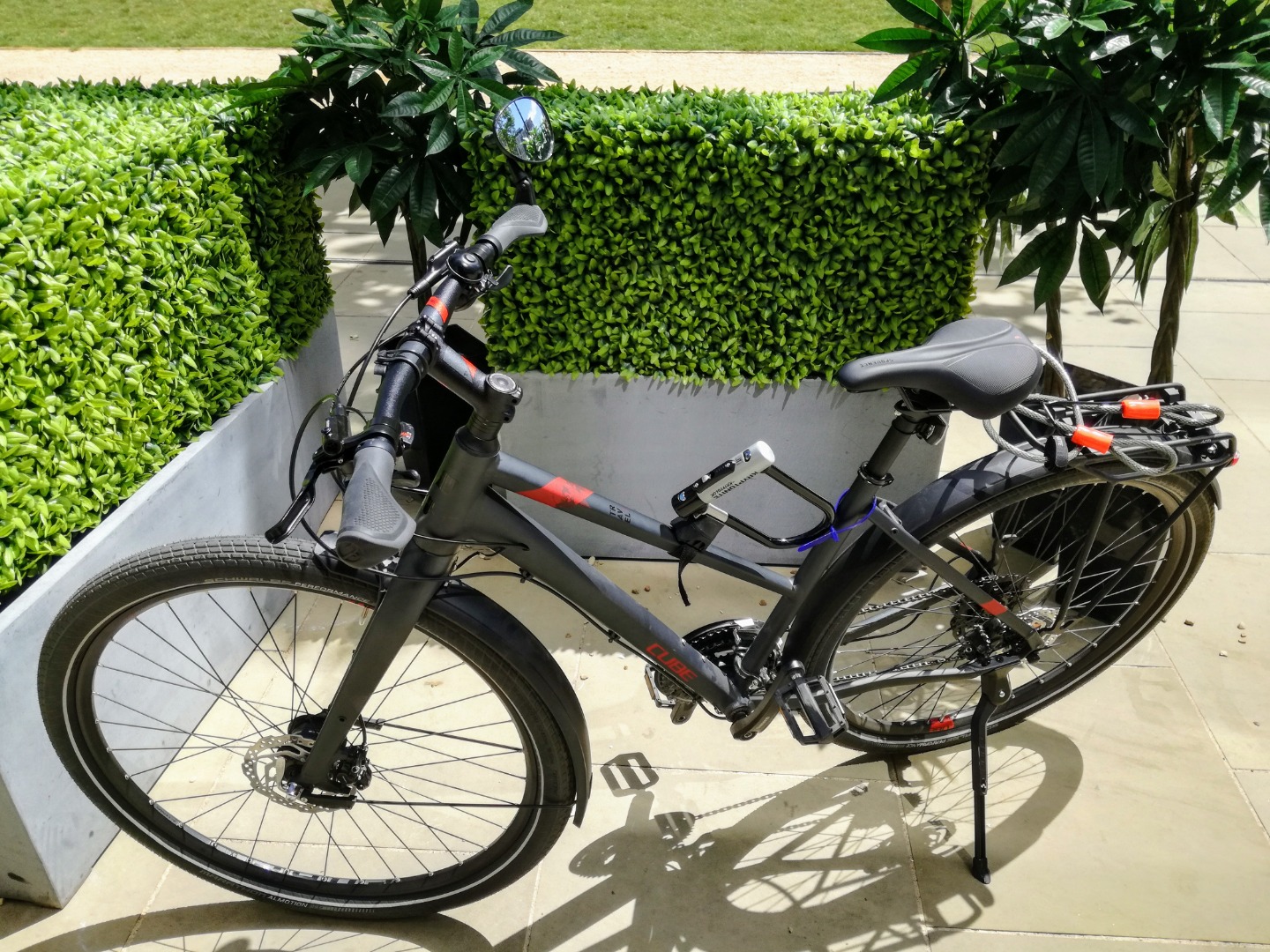 Cube travel best sale bike 2020