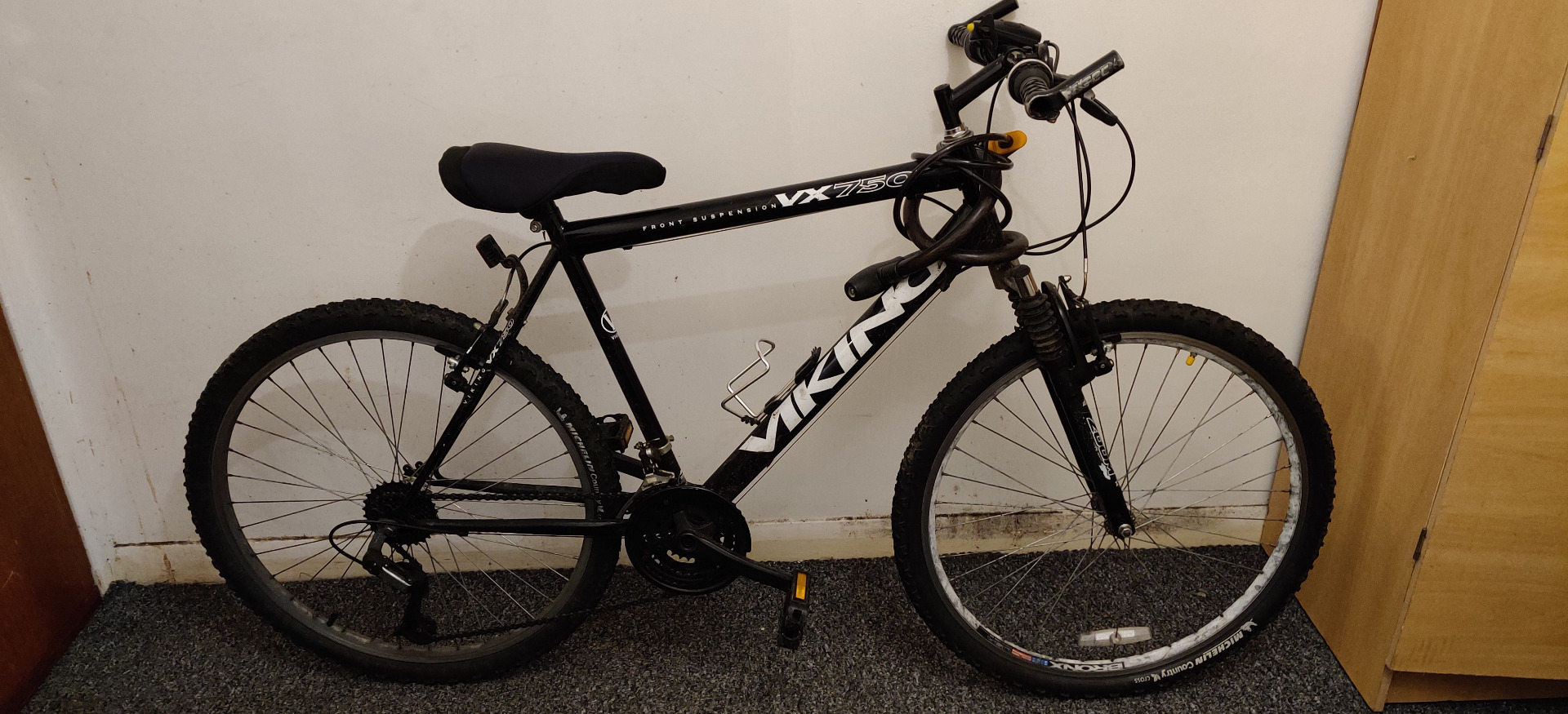 Viking vx750 hot sale mountain bike