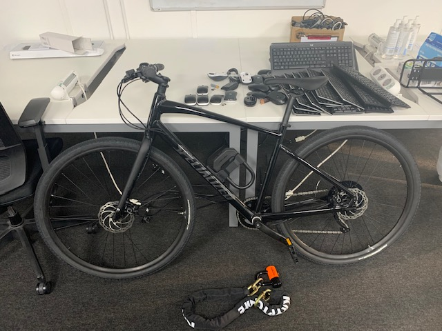 Stolen Specialized Sirrus X2.0 2021