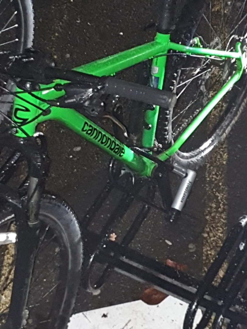 lime green cannondale mountain bike